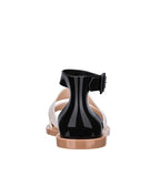 Model Sandal