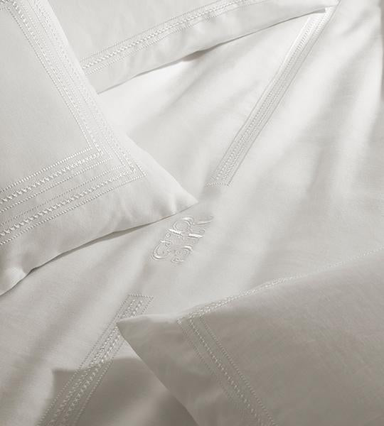 Amona Bedding Set in Pella Cotton